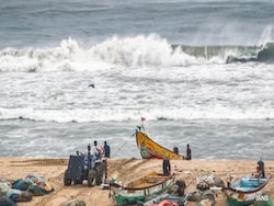 Cyclone Montha Moving Towards Andhra Coast, Landfall This Evening: 10 Points