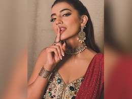 लाल साड़ी में अक्षरा सिंह ने ढाया कहर, दिखी इतनी खुश फैंस बोले- अगले महीने तलाक के बाद पवन भैया आपसे ही... लाल साड़ी में अक्षरा सिंह ने ढाया कहर, दिखी इतनी खुश फैंस बोले- अगले महीने तलाक के बाद पवन भैया आपसे ही...