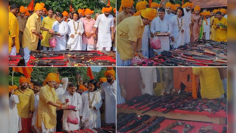 विजयादशमी पर राजा भैया ने की हथियारों की पूजा, VIDEO में देखें पूरा जखीरा