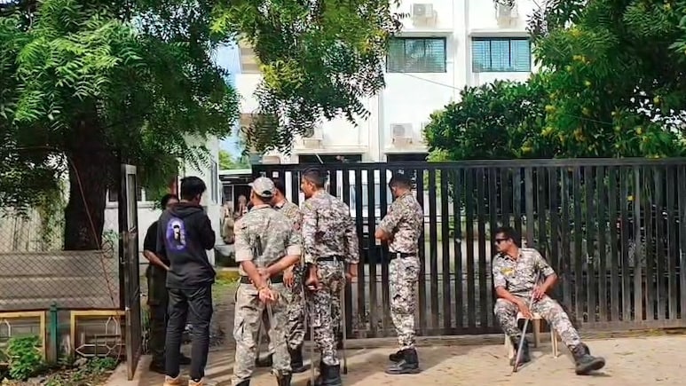 एक कॉल सेंटर, 100 कर्मचारी.. विदेशों में कॉल.. पुणे में महाठगों के गैंग की डराने वाली करतूत एक कॉल सेंटर, 100 कर्मचारी.. विदेशों में कॉल.. पुणे में महाठगों के गैंग की डराने वाली करतूत