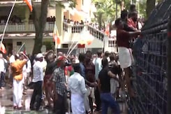 Water Cannons vs BJP Protesters In Kerala Over Sabarimala Gold-Plating Row Water Cannons vs BJP Protesters In Kerala Over Sabarimala Gold-Plating Row