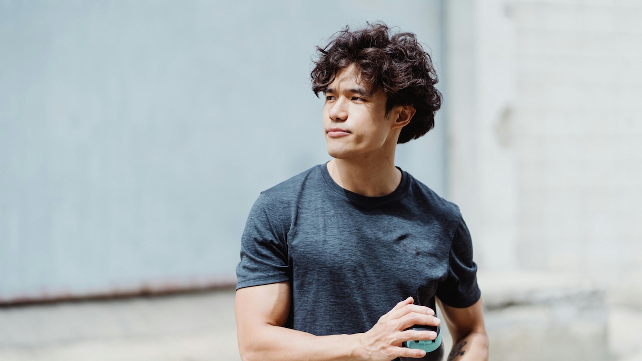 Movie Date T-Shirt Guide: Best Colours, Fits and Styles That Impress