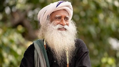 Sadhguru ने बताया अपने दिमाग को हमेशा शांत कैसे रखें? World Mental Health Day पर जानें माइंड डिस्टर्ब हो तो क्या करें