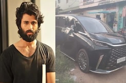 Vijay Deverakonda's Car Hit By Vehicle On Way To Hyderabad, Actor Escapes Unhurt Vijay Deverakonda's Car Hit By Vehicle On Way To Hyderabad, Actor Escapes Unhurt