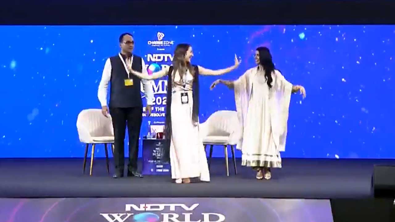 Samantha Prabhu & Dr Merritt Moore Dance On Stage At NDTV World Summit