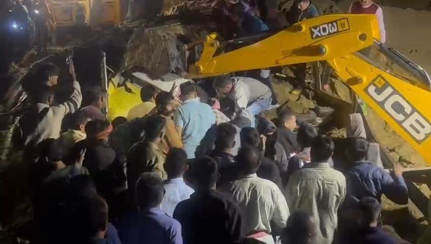 हिमाचल प्रदेश के बिलासपुर में पहाड़ से बस पर गिरा मलबा, 10 की मौत, सीएम सुक्खू ने जताया शोक