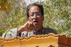 Sonam Wangchuk's Wife Goes To Supreme Court, Seeks His Release From Jail Sonam Wangchuk's Wife Goes To Supreme Court, Seeks His Release From Jail