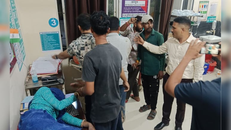 Sanwer Accident: सांवेर में ट्रैक्टर-ट्रॉली पलटने से 25-27 मजदूर घायल, 3 की मौत
