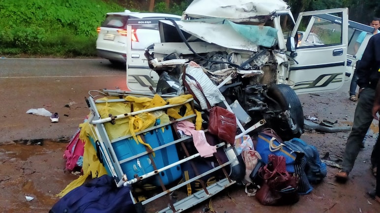 5 Bodies Left On Stretchers Due To Shortage Of Freezers After Chhattisgarh Accident 5 Bodies Left On Stretchers Due To Shortage Of Freezers After Chhattisgarh Accident