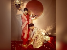 हिना खान के पति ने छुए पैर, करवाचौथ पर पत्नी को कहा देवी, बोले-  जैसे शिव और शक्ति... हिना खान के पति ने छुए पैर, करवाचौथ पर पत्नी को कहा देवी, बोले-  जैसे शिव और शक्ति...
