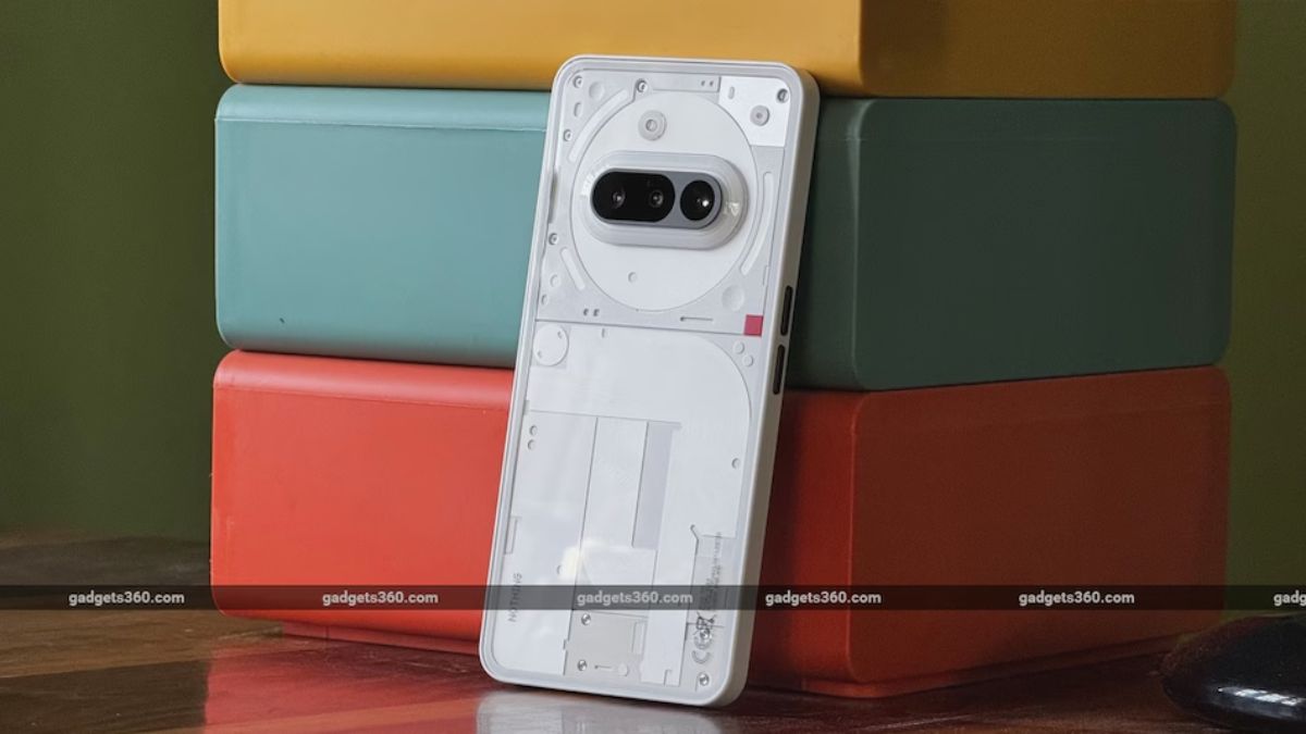 కెమెరా పరంగా, Nothing Phone 3aలో మూడు వెనుక కెమెరాలు ఉన్నాయి