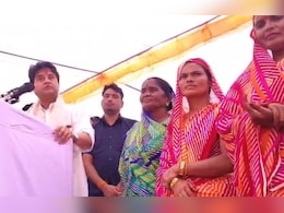 ज्योतिरादित्य सिंधिया ने कांग्रेसियों को बताया ‘मगरमच्छ’; पुरुष नेताओं को मंच से उतारा ज्योतिरादित्य सिंधिया ने कांग्रेसियों को बताया ‘मगरमच्छ’; पुरुष नेताओं को मंच से उतारा