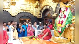 Shirdi News: साई चरणी सुर्यकुमार यादव लीन, टी-20 मालिकेपूर्वी साईबाबांकडे काय मागितलं?