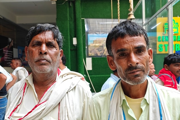 विक्रम के परिजन. विक्रम के परिजन.