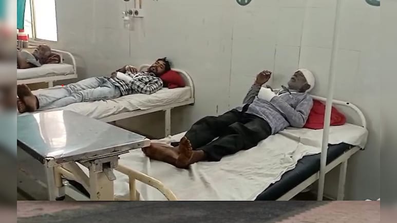 घर में घुस दलित महिलाओं के कपड़े फाड़े, मारपीट की... रायसेन में फिर हुआ दलितों पर हमला, 6 घायल घर में घुस दलित महिलाओं के कपड़े फाड़े, मारपीट की... रायसेन में फिर हुआ दलितों पर हमला, 6 घायल