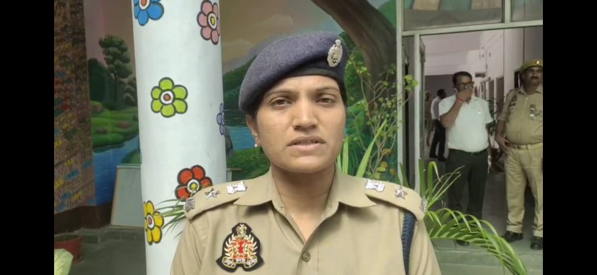 इलाहाबाद हाईकोर्ट ने फर्रुखाबाद की एसपी आरती सिंह को लगाई फटकार, कोर्ट में रुकने का दिया आदेश
