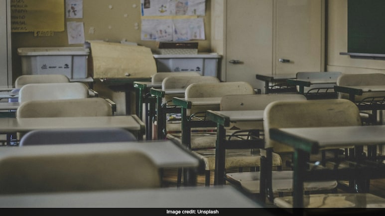 Florida School Teacher Placed On Leave Over Using Gender-Neutral Title 'Mx' Florida School Teacher Placed On Leave Over Using Gender-Neutral Title 'Mx'