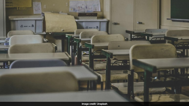 90% Oppose Compulsory Hindi Till Class 4 In Maharashtra: Jadhav Committee's Initial Findings