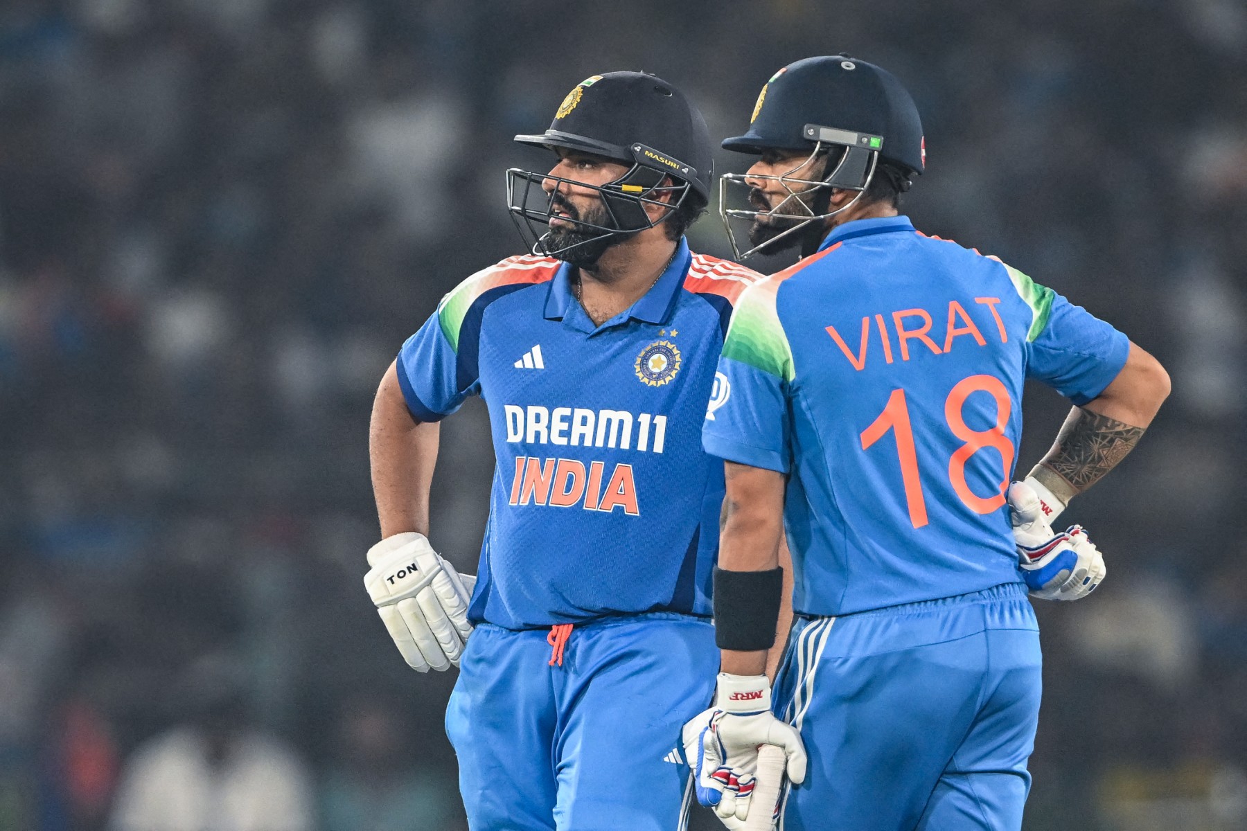 IND vs AUS LIVE Score:रोहित शर्मा ने जड़ा अंतरराष्ट्रीय करियर का 50वां शतक