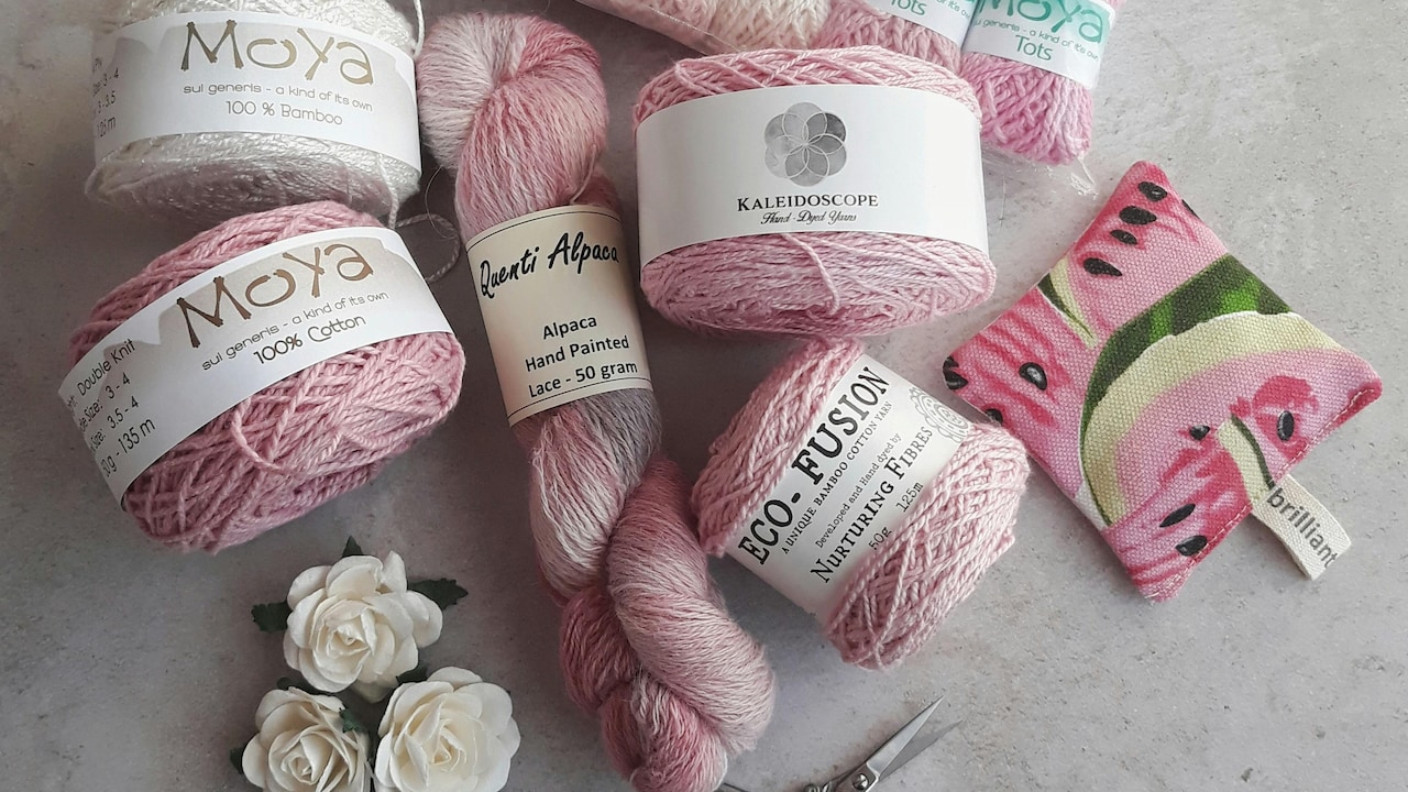 Avoid crochet kits with dark colours during the beginning
