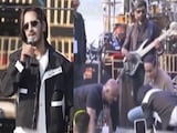 Qazi Touqeer Gets Emotional Performing At NDTV Good Times Concert, Does Push-Ups On Stage While Singing <i>Yeh Dil Deewana</i> Qazi Touqeer Gets Emotional Performing At NDTV Good Times Concert, Does Push-Ups On Stage While Singing <i>Yeh Dil Deewana</i>