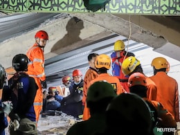 Indonesia School Collapse Death Count Rises To 63, Nearly 6 Still Missing Indonesia School Collapse Death Count Rises To 63, Nearly 6 Still Missing