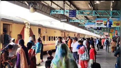 Train Schedule: यात्रीगण कृपया ध्यान दें... उज्जैन स्टेशन से जाने वाली कई ट्रेनों के शेड्यूल बदले, 4 निरस्त, 52 का मार्ग बदला 