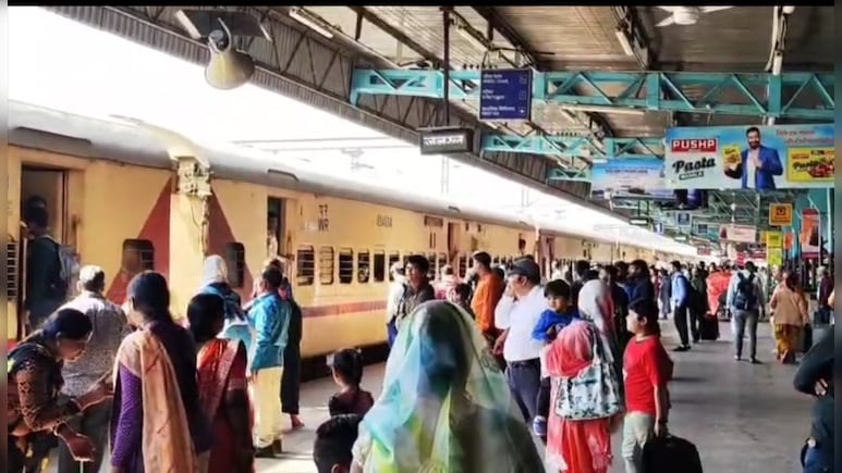 Train Schedule: यात्रीगण कृपया ध्यान दें... उज्जैन स्टेशन से जाने वाली कई ट्रेनों के शेड्यूल बदले, 4 निरस्त, 52 का मार्ग बदला 