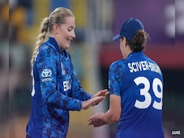 World Cup Points Table: जीत की हैट्रिक लगाकर टॉप पर पहुंची इंग्लैंड, टीम इंडिया इस पायदान पर, ऐसा है सेमीफाइनल का समीकरण World Cup Points Table: जीत की हैट्रिक लगाकर टॉप पर पहुंची इंग्लैंड, टीम इंडिया इस पायदान पर, ऐसा है सेमीफाइनल का समीकरण