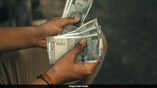 MP Salary Hike: एक लाख संविदा कर्मचारियों का 4% बढ़ा वेतन, अब हर महीने मिलेंगे इतने हजार रुपये