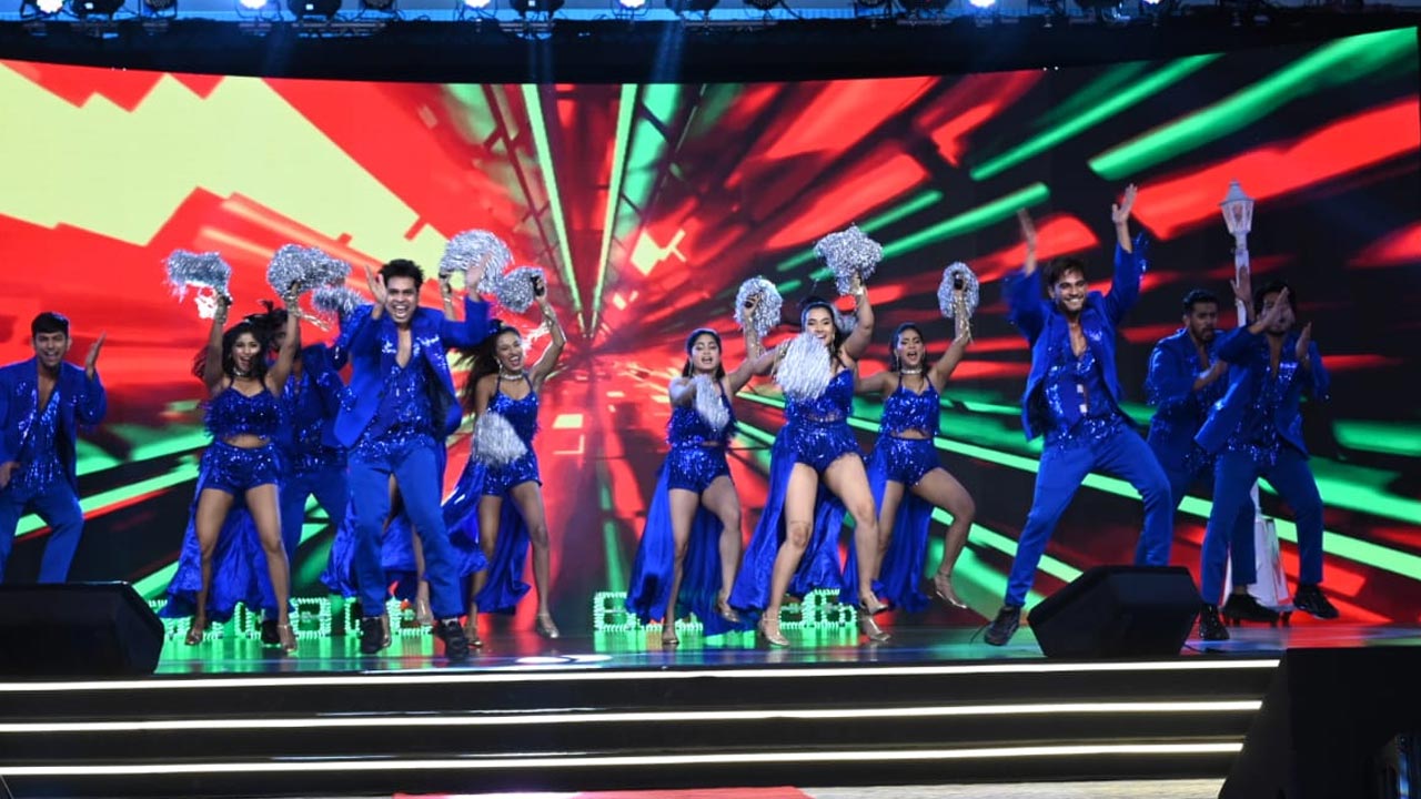 Dharmesh Dance Troupe Steals The Show At Dettol Banega Swasth India Season 12 Launch