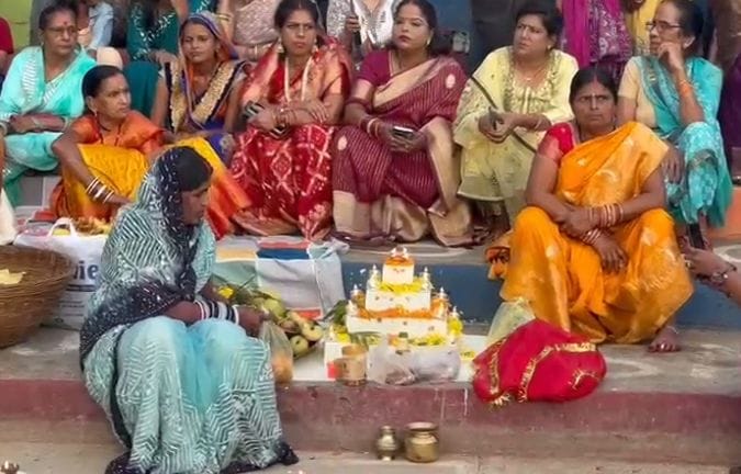दुर्ग में भी छठ महापर्व का कार्यक्रम हुआ। दुर्ग में भी छठ महापर्व का कार्यक्रम हुआ।