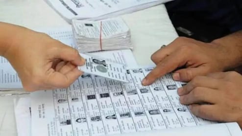 बिहार SIR में पुरुषों के मुकाबले महिलाओं के नाम ज्यादा कटे, पढ़ें पूरा मामला