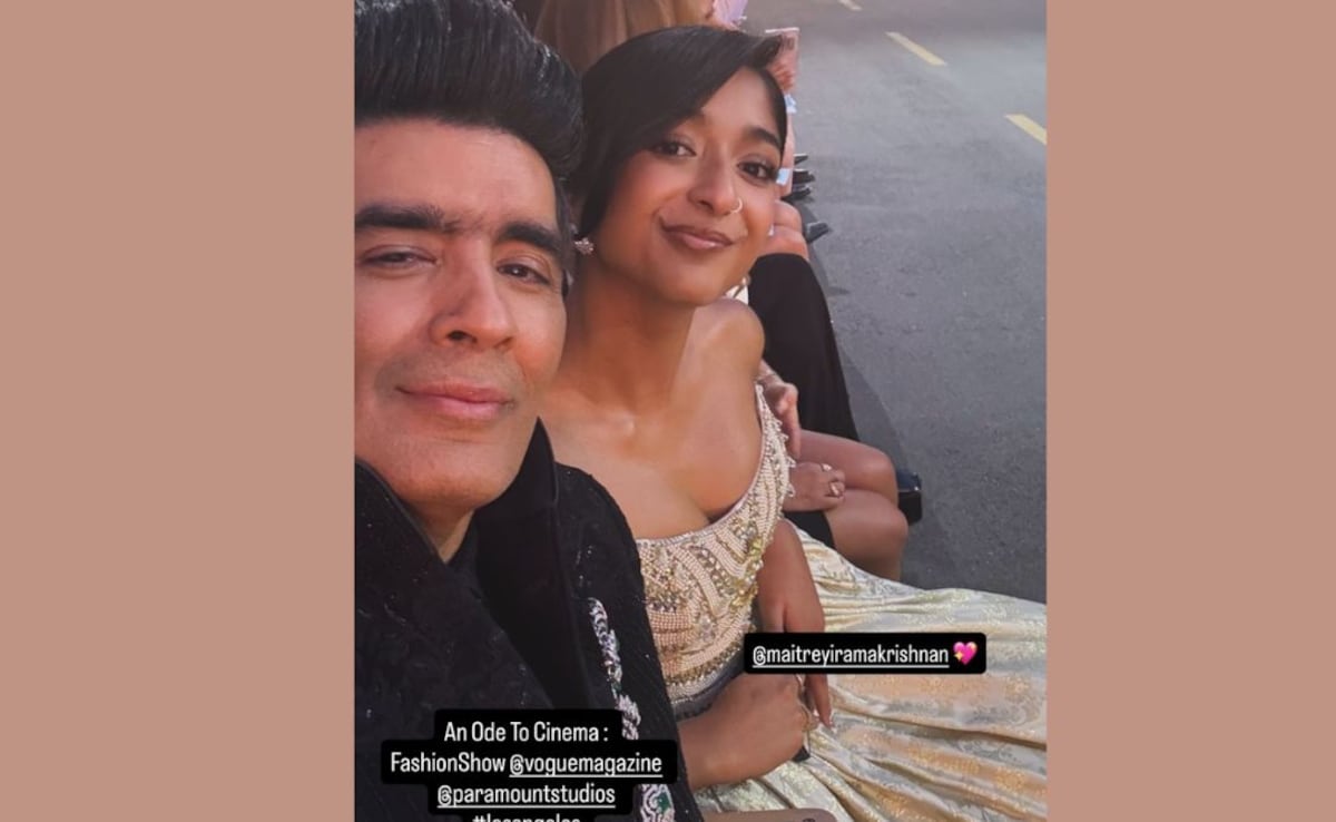 Maitreyi Ramakrishnan posed with Manish Malhotra. Photo: Manish Malhotra/ Instagram Maitreyi Ramakrishnan posed with Manish Malhotra. Photo: Manish Malhotra/ Instagram