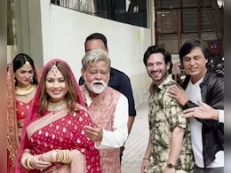 52 की उम्र में महिमा चौधरी ने कर ली शादी? इस एक्टर के साथ दिए पैपराजी को पोज, बोलीं - मिठाई खाकर जाना