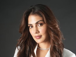 Rhea's Post On Getting Her Passport Back From Anti-Drug Agency After 5 Years : "<i>Satyameva Jayate</i>" Rhea's Post On Getting Her Passport Back From Anti-Drug Agency After 5 Years : "<i>Satyameva Jayate</i>"