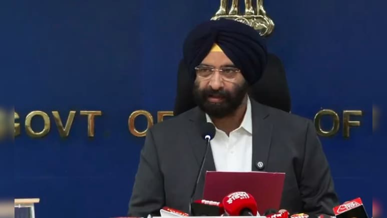 पंजाब आप सरकार ने किसानों को पराली जलाने पर किया मजबूर- मनजिंदर सिंह सिरसा पंजाब आप सरकार ने किसानों को पराली जलाने पर किया मजबूर- मनजिंदर सिंह सिरसा