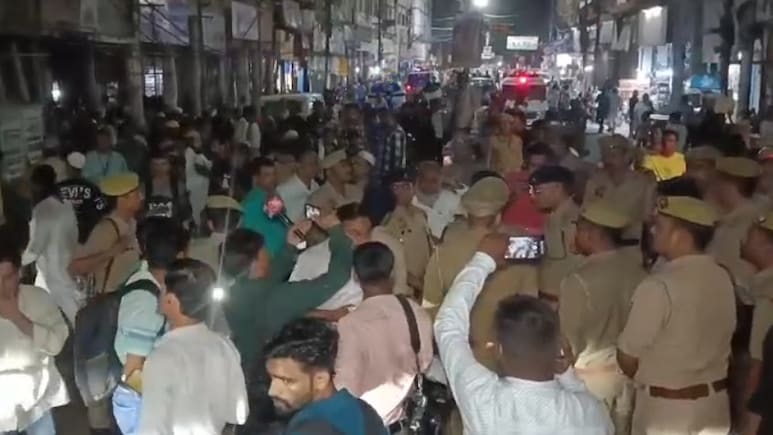 कानपुर के मूलगंज में दो स्‍कूटी में हुआ बड़ा धमाका, 8 लोग घायल, हादसा या साजिश पुलिस जांच में जुटी