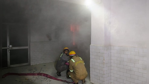 लखनऊ के रेलवे हॉस्पिटल में लगी आग, 22 मरीजों को किया गया शिफ्ट