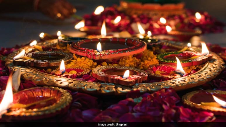Diwali 2025: 15 Short And Sweet Happy Diwali Messages For WhatsApp, Instagram Status Diwali 2025: 15 Short And Sweet Happy Diwali Messages For WhatsApp, Instagram Status