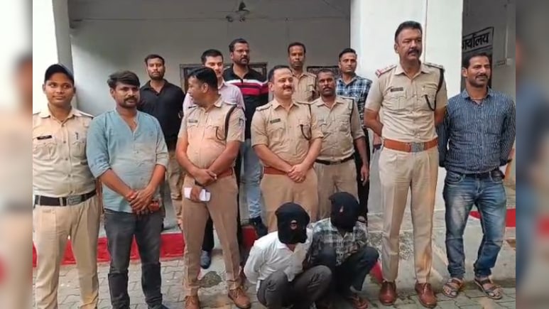 एटीएम में चोरी का किया प्रयास, फिर दीपावली मनाने आ गए घर; पुलिस ने आरोपियों को धर दबोचा एटीएम में चोरी का किया प्रयास, फिर दीपावली मनाने आ गए घर; पुलिस ने आरोपियों को धर दबोचा