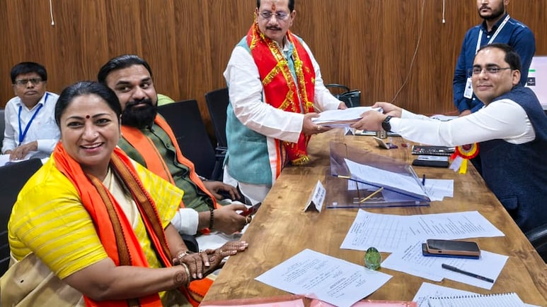 Lakhisarai Vidhan Sabha Seat: किसकी होगी लखीसराय सीट, BJP के विजय सिन्हा को कौन देगा टक्कर Lakhisarai Vidhan Sabha Seat: किसकी होगी लखीसराय सीट, BJP के विजय सिन्हा को कौन देगा टक्कर