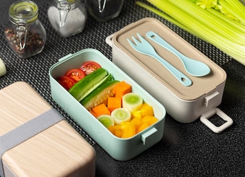 How To Deep Clean Lunch Boxes Made Of Plastic, Steel And Glass