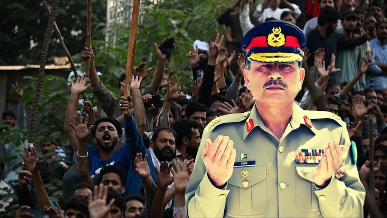 PoK की आग नहीं हो रही शांत! कब्जे वाले पूरे गिलगित बाल्टिस्तान में 1 महीने का कर्फ्यू, पुलिस के लिए टिकटॉक बैन