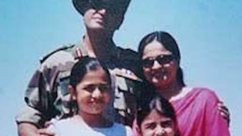 कश्मीर में आतंकियों से मुठभेड़ में पिता हुए शहीद, अब बेटी है देश की टॉप एक्ट्रेस, 3 दिन में फिल्म ने कमाए 235 करोड़