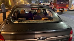 नोएडा में पत्रकार का आधी रात दो स्कूटी सवारों ने किया पीछा, रोकने की कोशिश में तोड़ा कार का शीशा