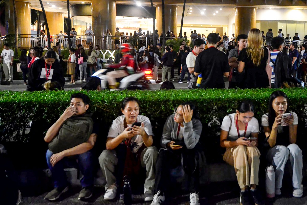 19 Killed After 6.9 Magnitude Earthquake Hits Central Philippines
