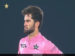 PAK vs SA 1st T20I: शाहीन अफरीदी का हुरा हाल, अफ्रीकी बल्लेबाजों ने जमकर कूटा, विकेट को भी तरसे PAK vs SA 1st T20I: शाहीन अफरीदी का हुरा हाल, अफ्रीकी बल्लेबाजों ने जमकर कूटा, विकेट को भी तरसे