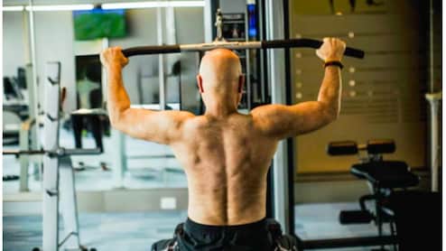 अनुपम खेर बने पोस्टर बॉय, 70 साल की उम्र में  जिम में वर्कआउट करते हुए शेयर की फोटो