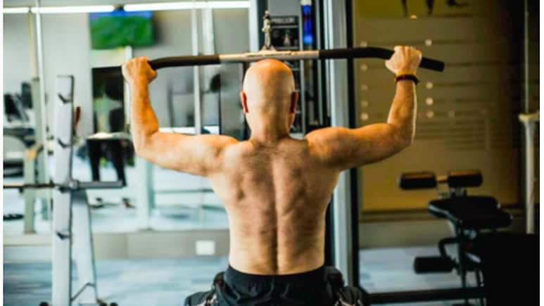 अनुपम खेर बने पोस्टर बॉय, 70 साल की उम्र में  जिम में वर्कआउट करते हुए शेयर की फोटो अनुपम खेर बने पोस्टर बॉय, 70 साल की उम्र में  जिम में वर्कआउट करते हुए शेयर की फोटो
